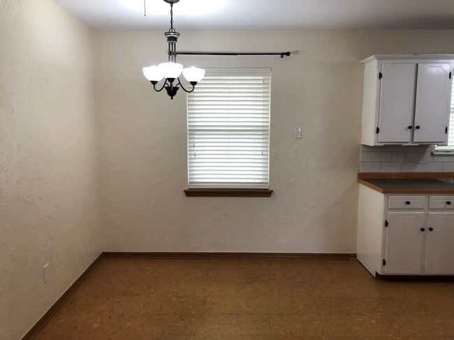 Building Photo - 320 Mimosa Dr