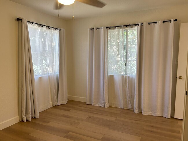 Building Photo - 2 Bedroom/2 bath Condo in the Mission de L...