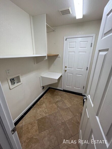 Building Photo - 15812 E 107th Ave