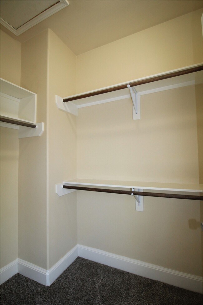 Building Photo - 4709 Scott St