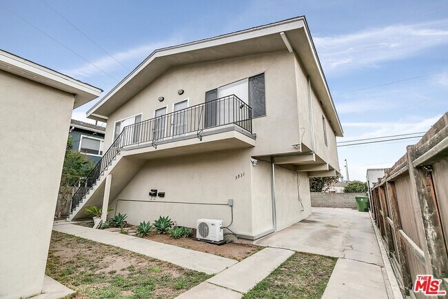 Building Photo - 3831 Beethoven St