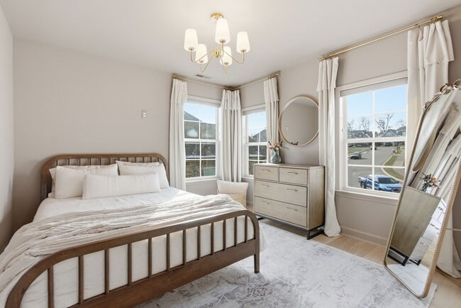 Building Photo - 2046 Lequire Ln