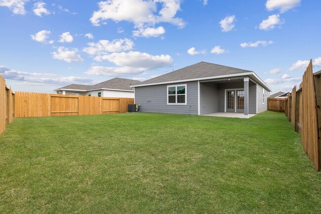 Building Photo - 15415 Maple Ter Dr