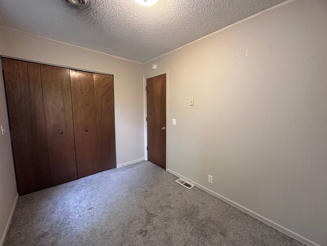 Building Photo - 15986 Arrowhead Rd