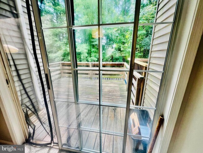 Building Photo - 4704 S Park Ct