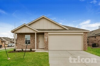 Building Photo - 15201 Grappling Irons Ln