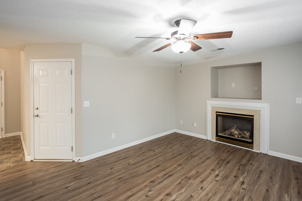 Building Photo - 2112 Highland Park Dr