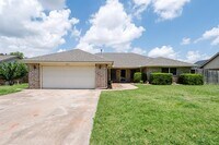 Building Photo - 3215 Woodsboro Dr