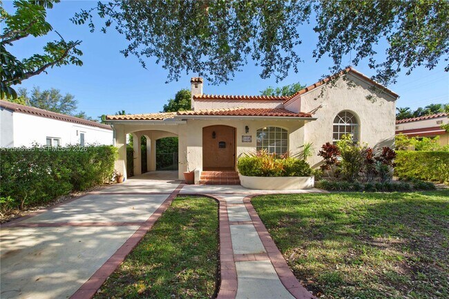 Building Photo - 1428 Medina Ave