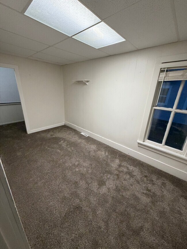 Building Photo - 413 S Montana St