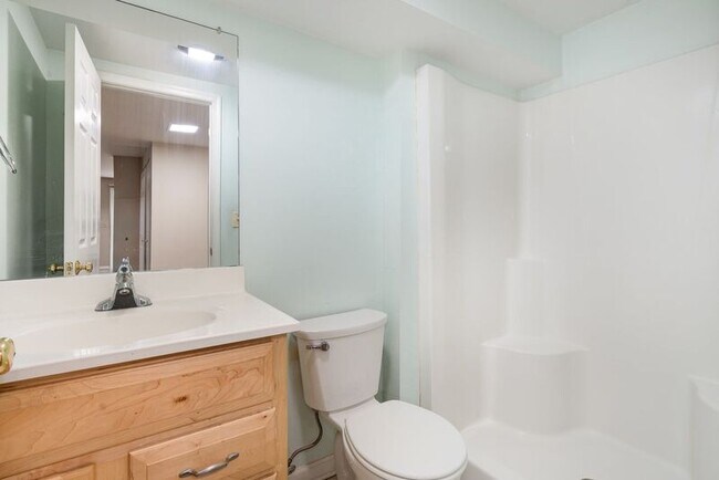 Building Photo - 10701 Houck Dr