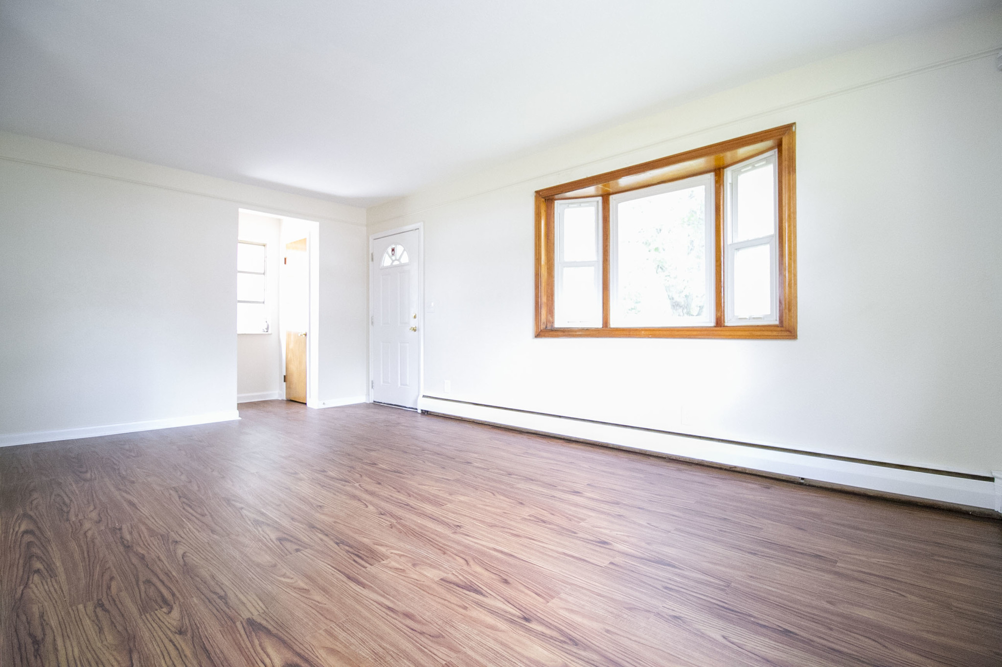 Building Photo - 3350 Beaumont Dr