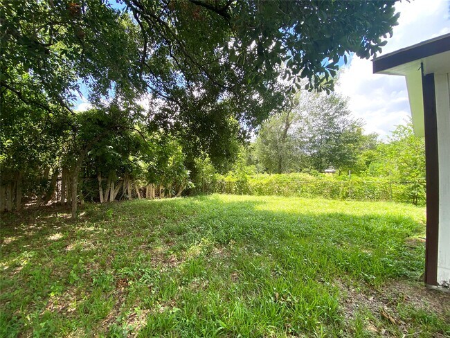 Building Photo - 4411 Buena Vista St