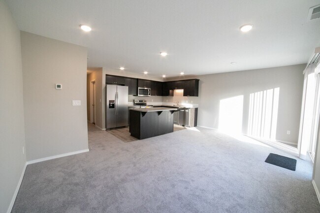 Building Photo - ALFOJ03