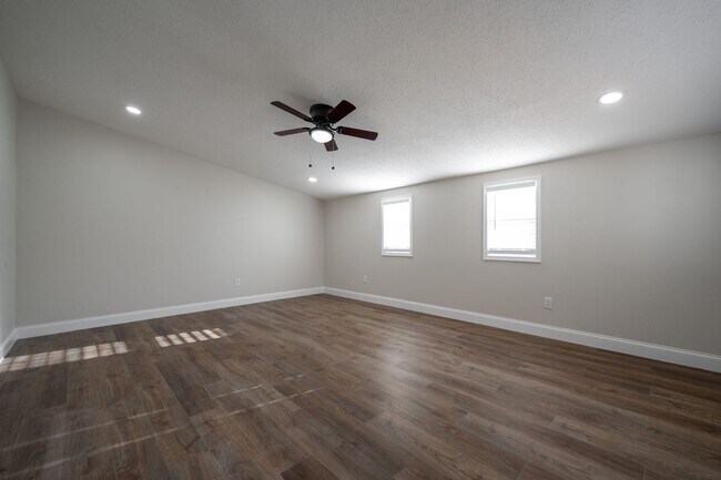 Building Photo - 640 Mission Ridge Rd