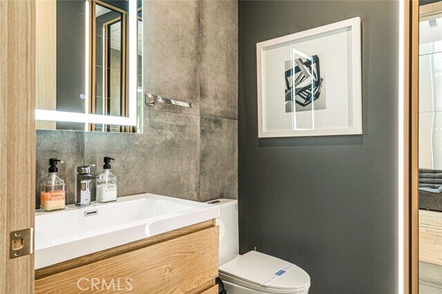 Building Photo - 617 Hazel St