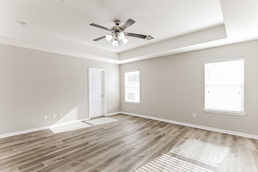 Building Photo - 2403 Lacyberry St