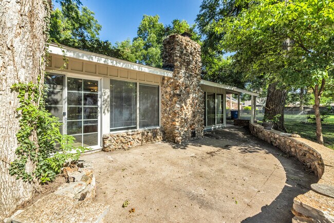 Building Photo - 5611 S Trenton Ave
