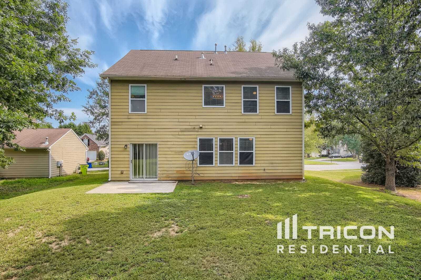 Building Photo - 8122 Valley Ridge Dr