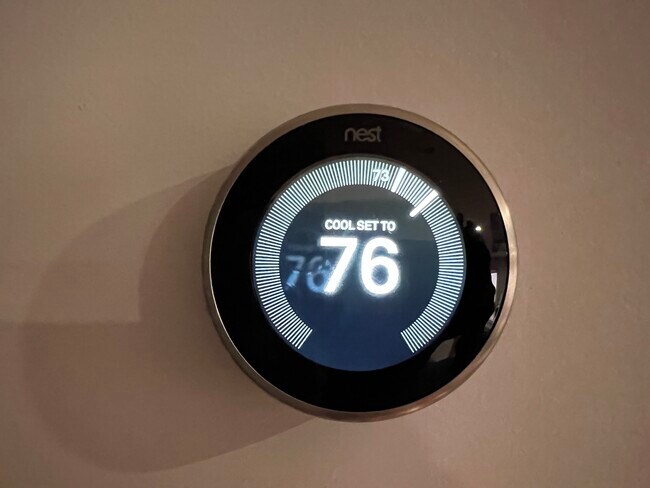 Building Photo - 221 New Kent Pl