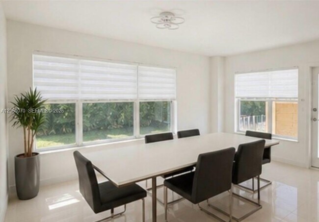 Building Photo - 455 S Shore Dr