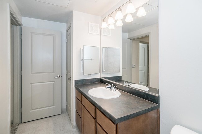 Huge Guest Bathroom - 7630 Amelia Rd