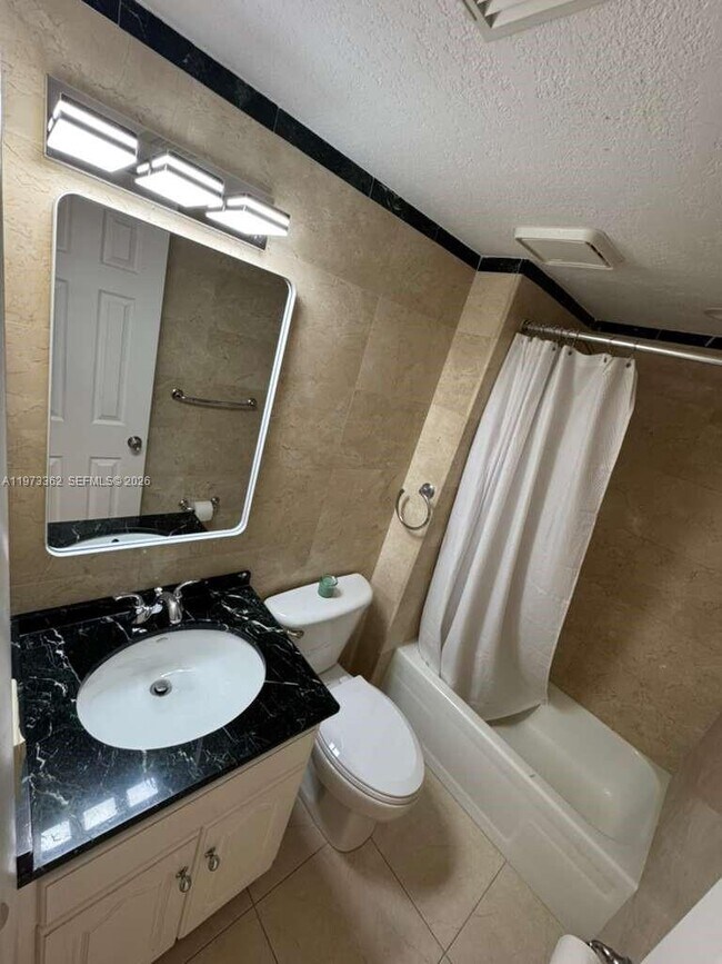 Building Photo - 2575 SW 27th Ave