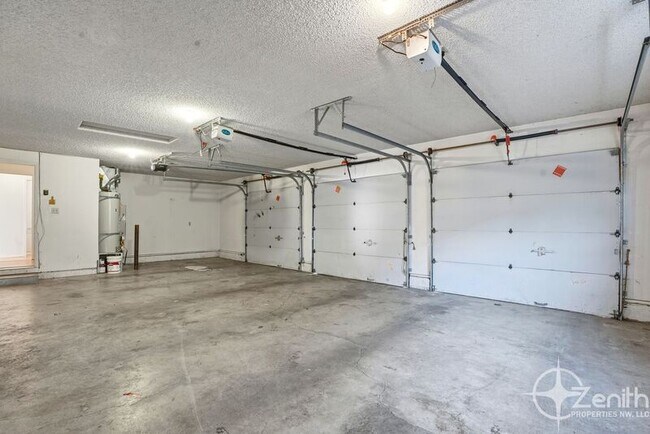 Building Photo - 16101 SE 18th St