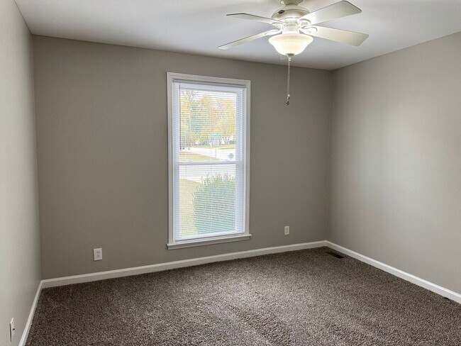 Building Photo - Sango! Partial Brick home with 3 bedrooms,...