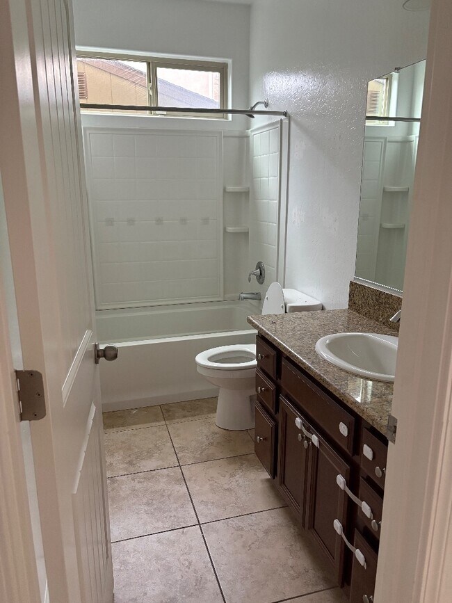 Building Photo - 3806 N Alamos Ave