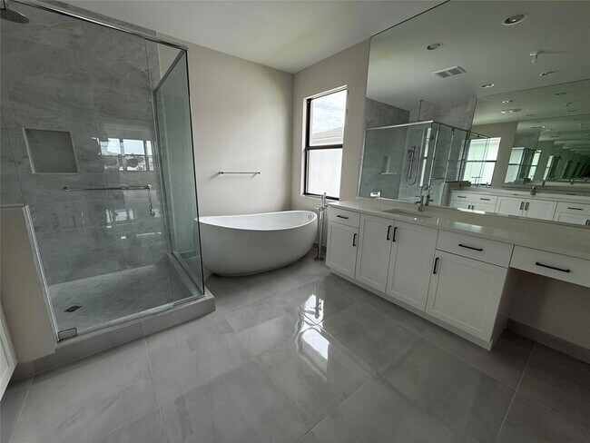 Building Photo - 20119 Pacific Dunes Dr
