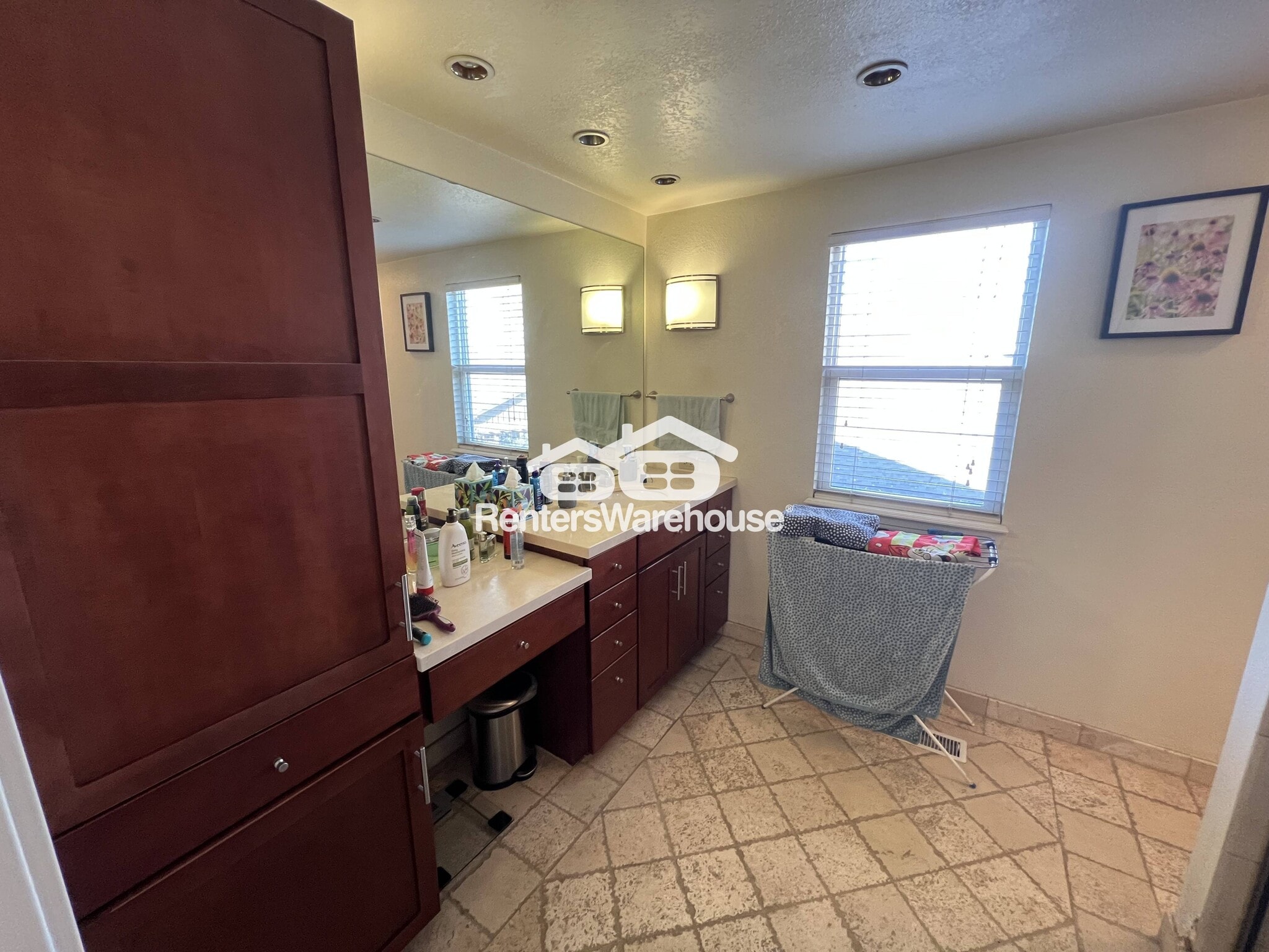 Building Photo - 8066 S Rosemary Ct