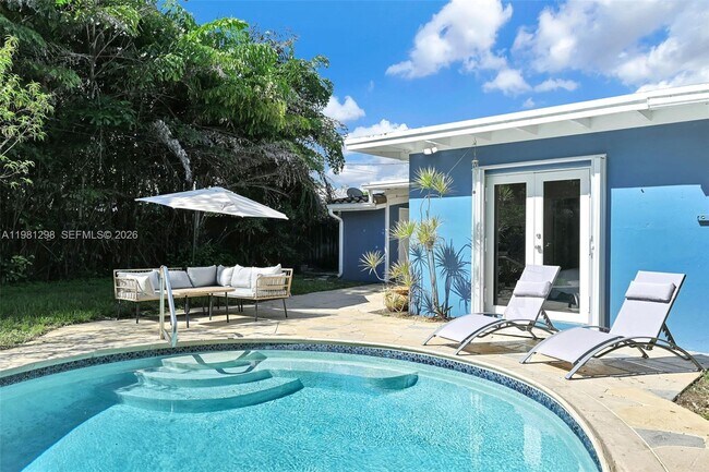 Building Photo - 1328 N Andrews Ave