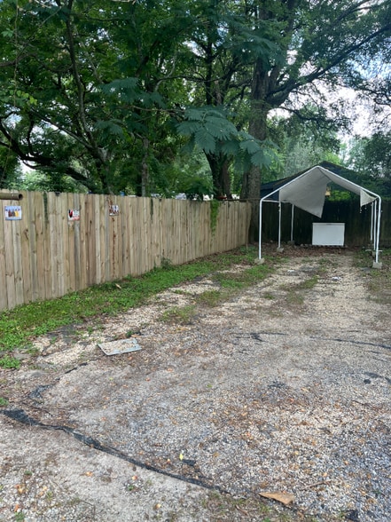 Building Photo - 4088 N Foster Dr