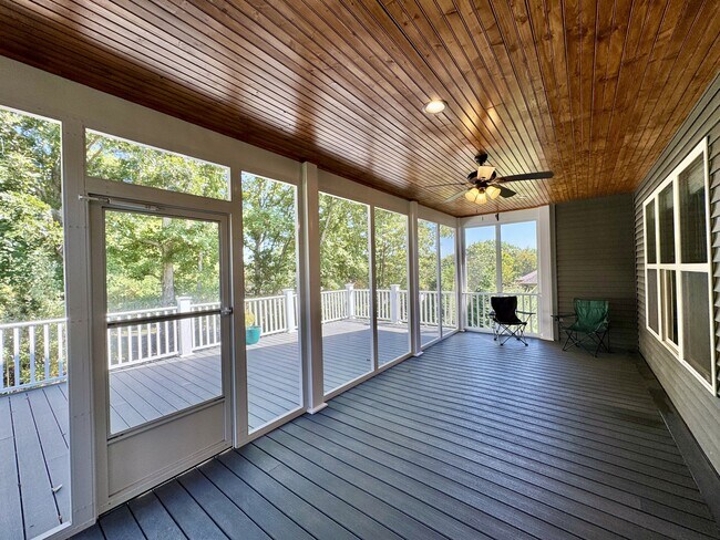 Building Photo - 126 Pocola Way