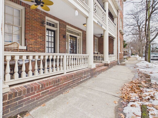 Building Photo - 2710 Stuart Ave