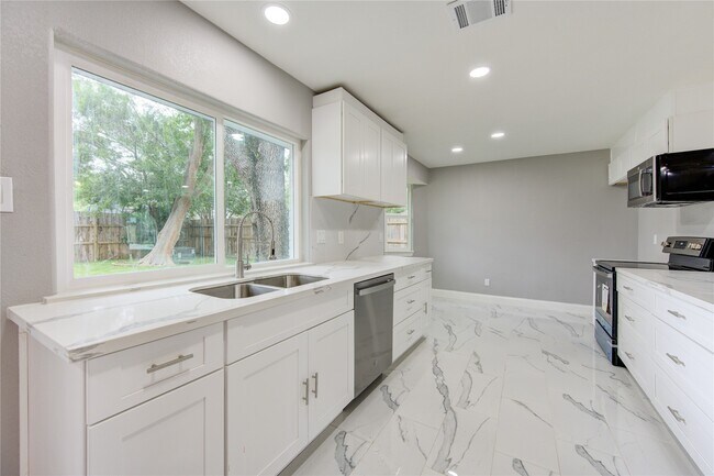 Building Photo - 12215 Monticeto Ln