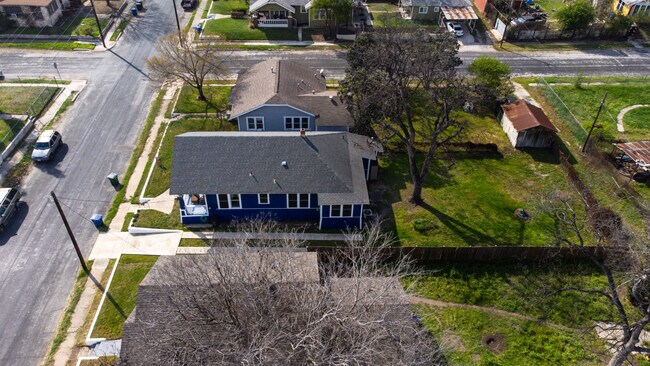 Building Photo - 207 Dilworth St