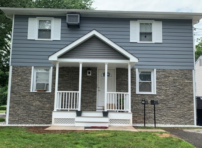 Building Photo - 600 Ashwood Ave