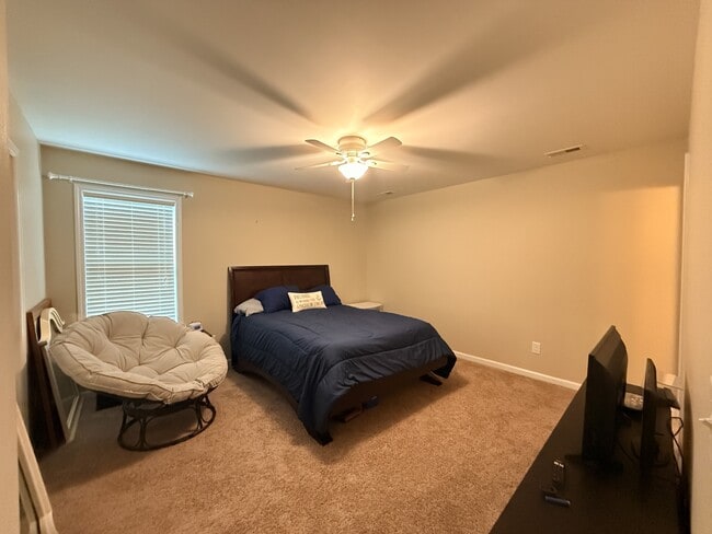 Building Photo - 302 Toto Ct