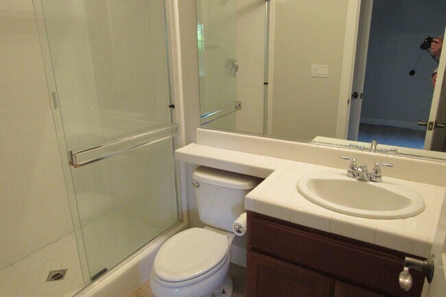 Building Photo - Gorgeous 5 Bed/4.5 Bath with Office in Perfect San Ramon Location
