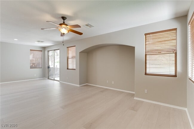 Building Photo - 1221 Sonatina Dr