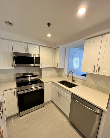 Building Photo - 534 Commonwealth Ave