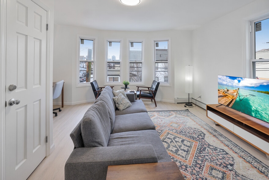 Building Photo - 126 Grant Ave