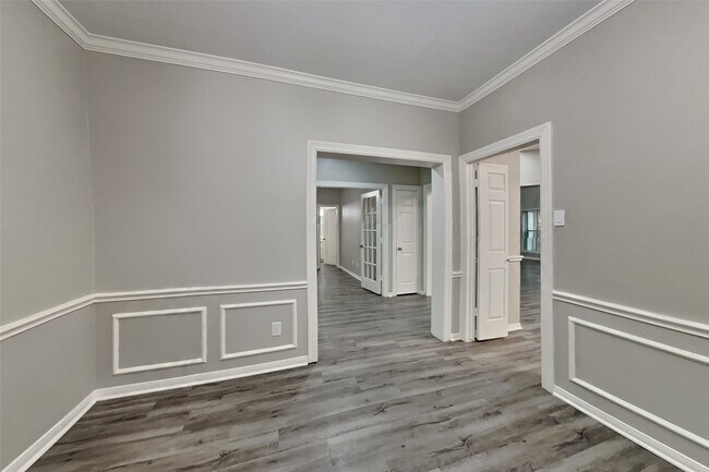 Building Photo - 719 Fernglade Dr