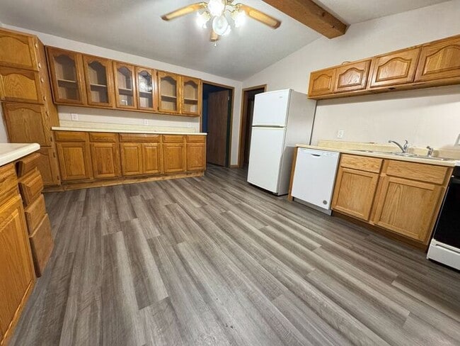 Building Photo - 3 Bedroom House, Clinton