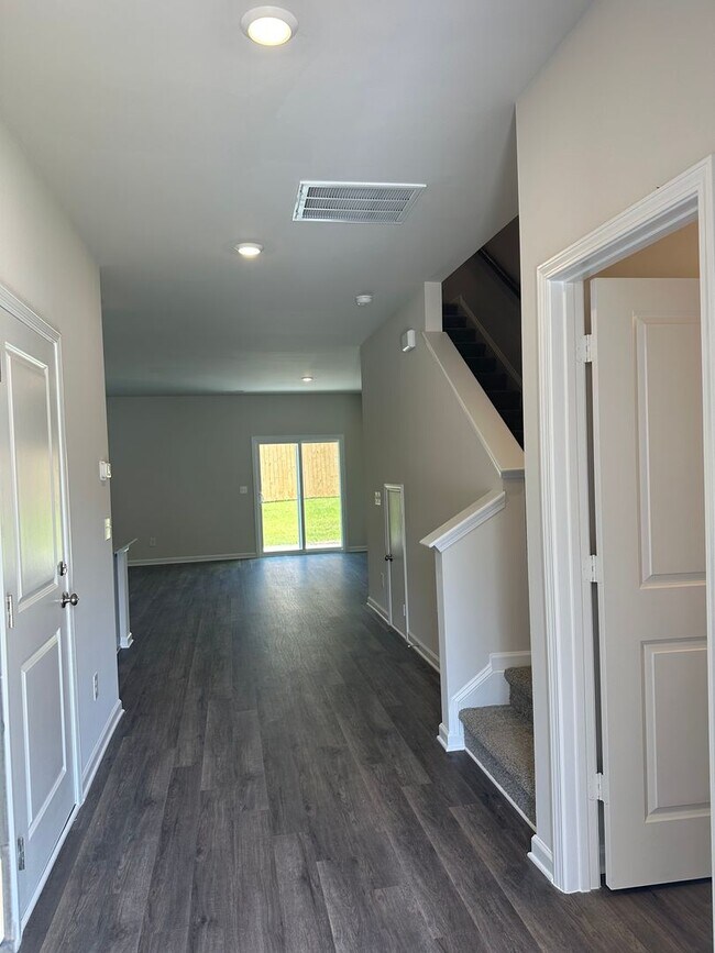 Building Photo - NEW BUILD! South Lake Commons