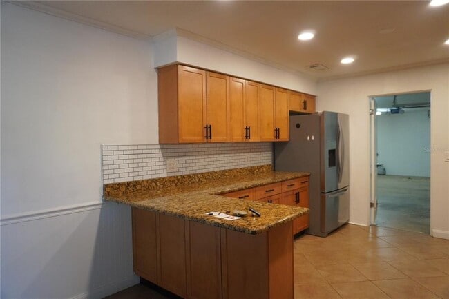 Building Photo - 401 Palm Springs Dr