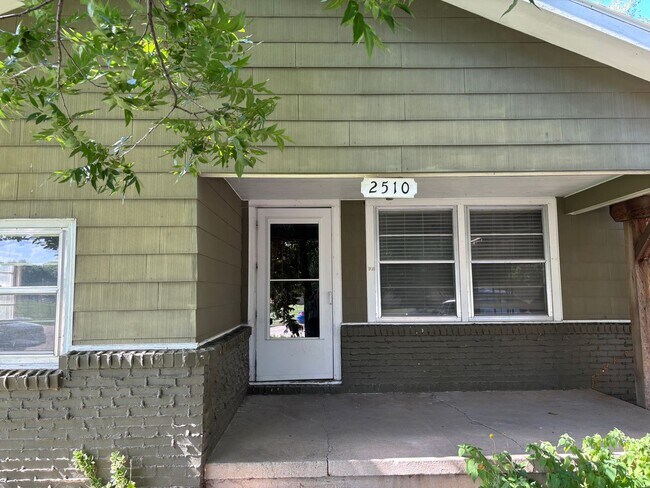 Primary Photo - Great family 3 Bedroom 1 bath
