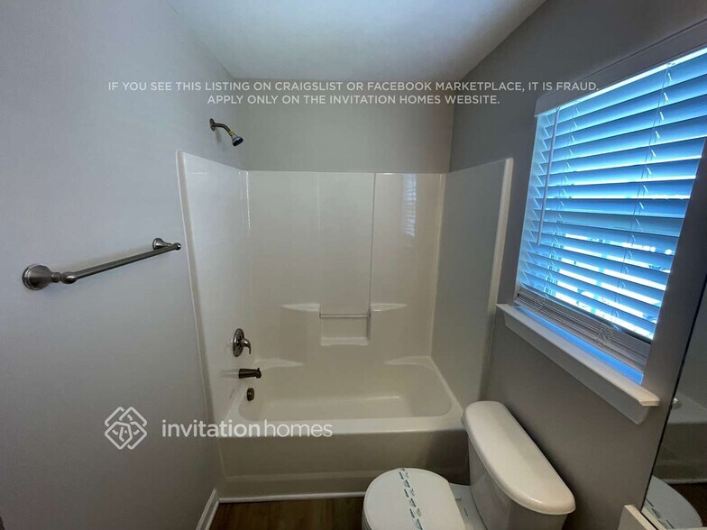 Building Photo - 527 Clearwater Dr